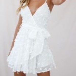 NWT SELFIE LESLIE White Chiffon Dress M